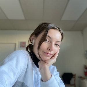 Meet your Posher, Claire